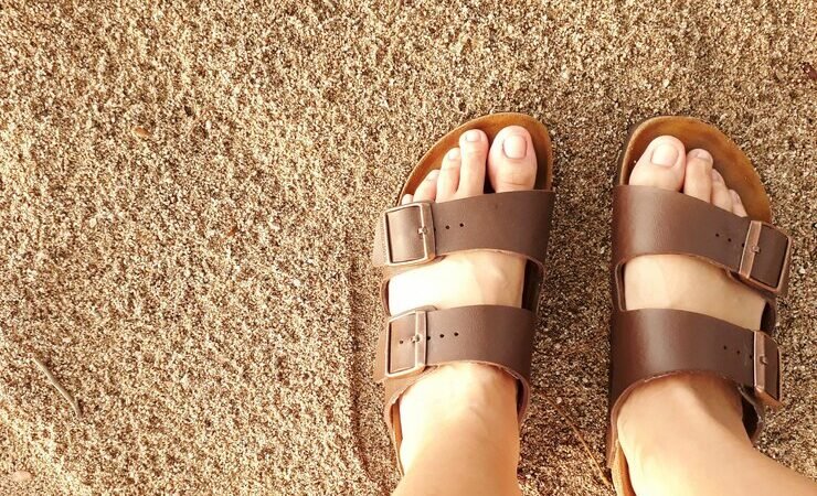 Why the Arizona Big Buckle Nubuck Leather Sandcastle Is the Best Choice for Your Feet